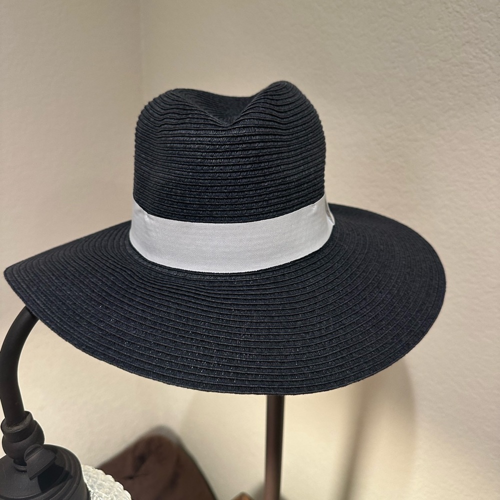 L space straw Panama hat, navy and white, new without tags